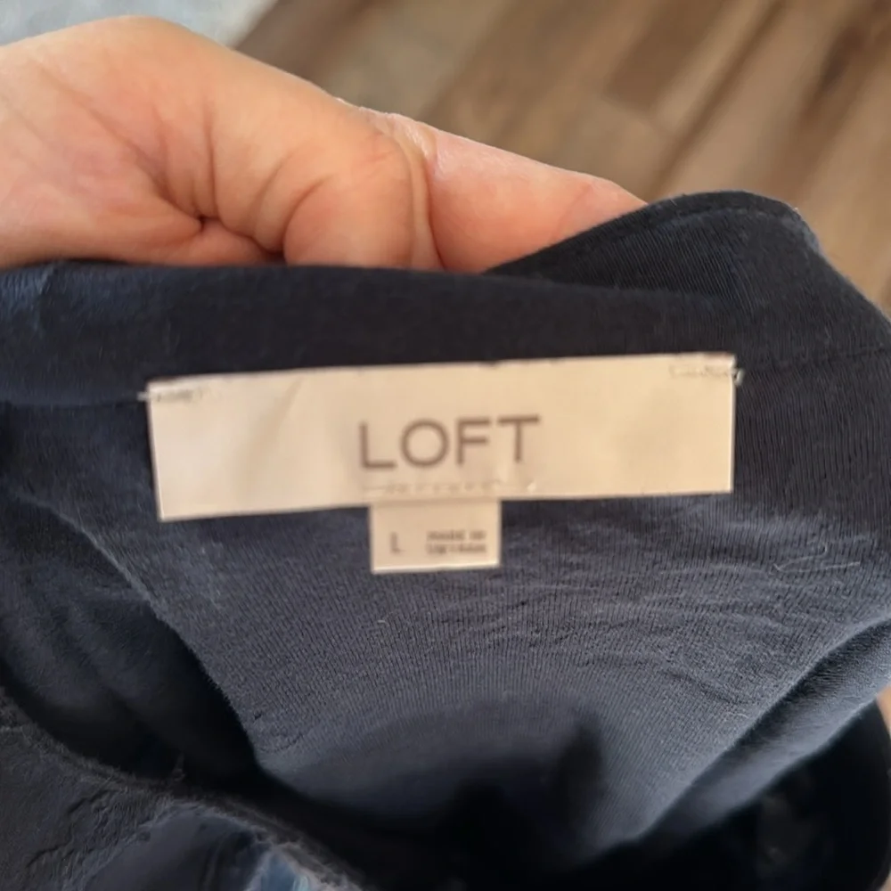 Like New Loft Navy Top - Picture 4 of 5